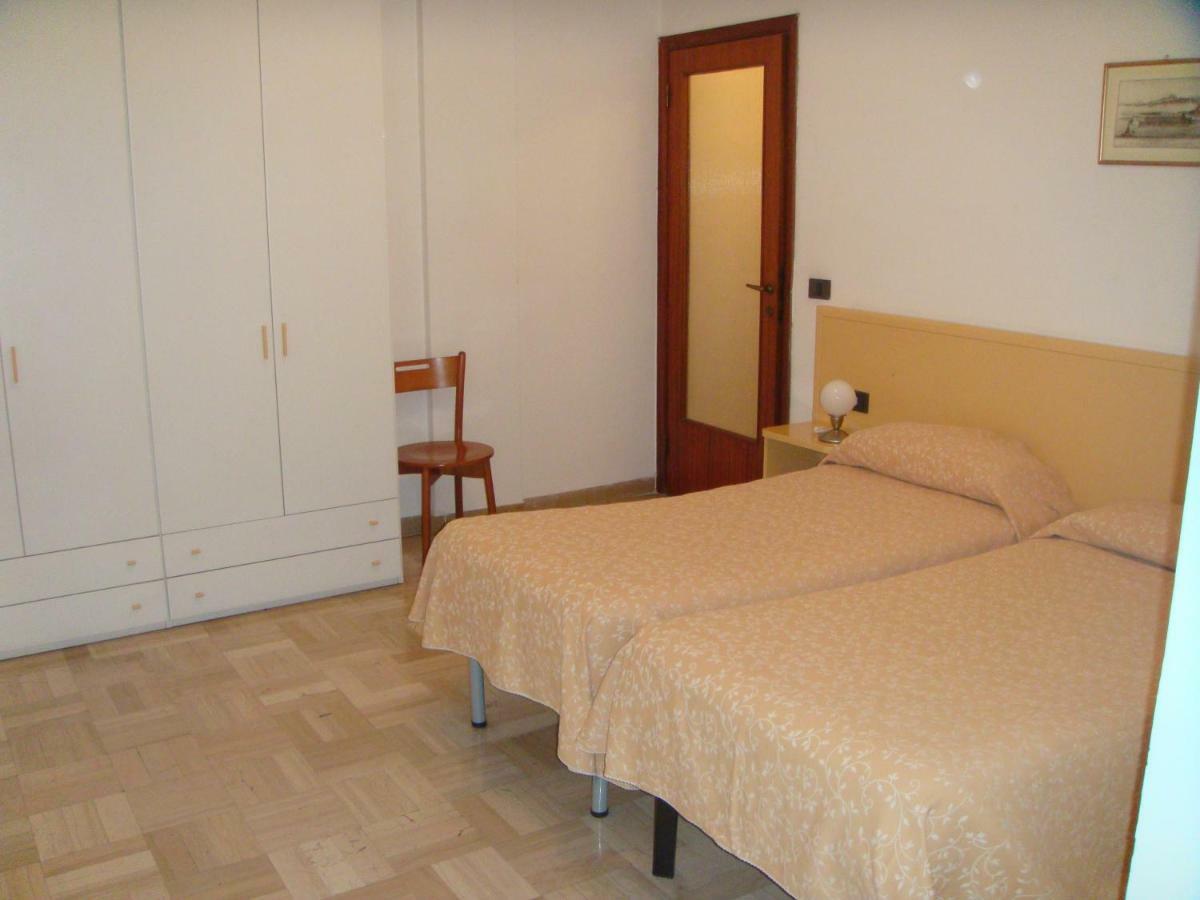 Residence Executive Ancona Rum bild