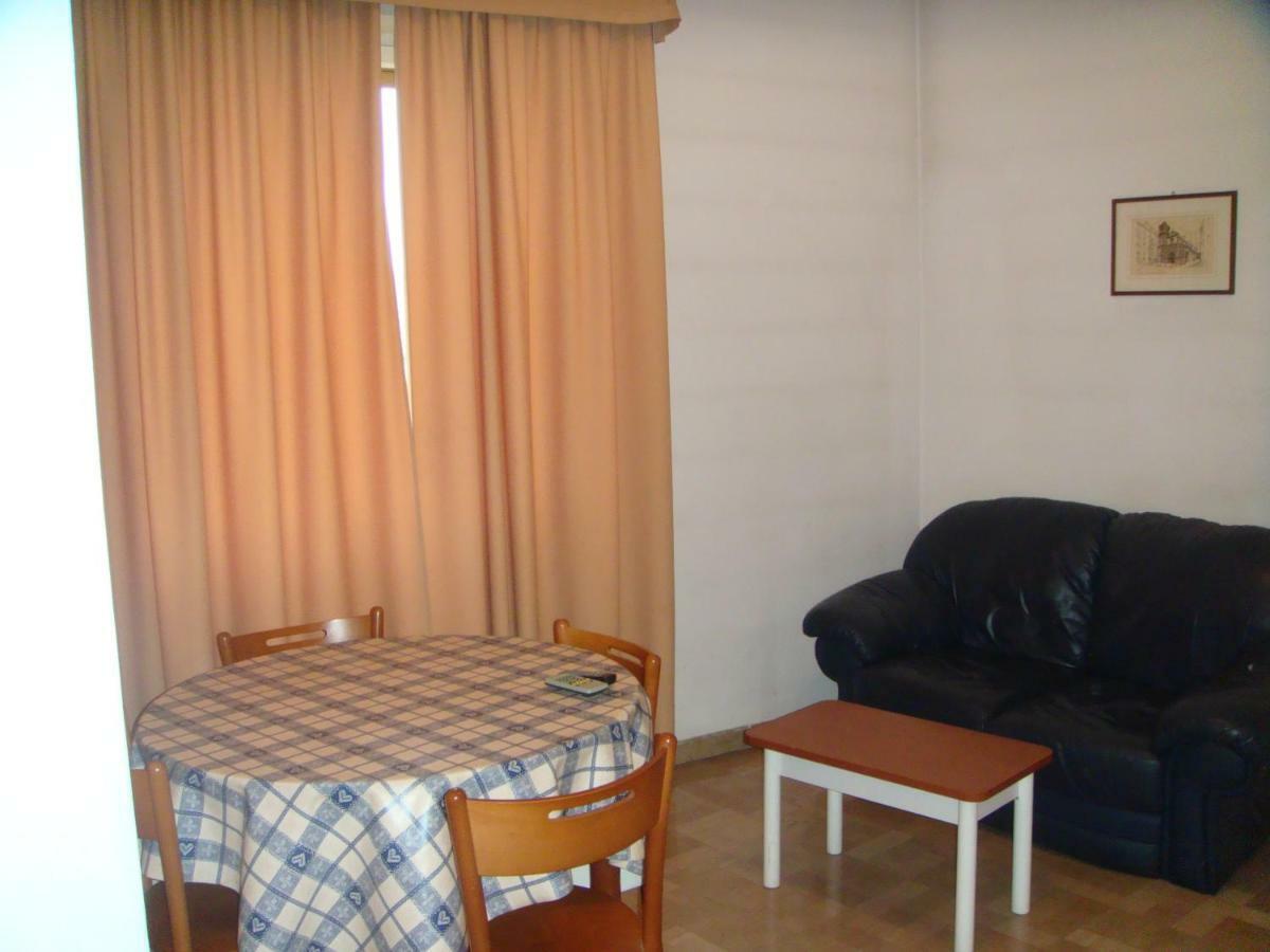 Residence Executive Ancona Rum bild
