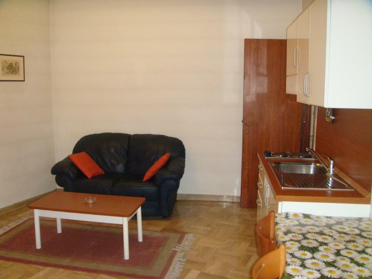 Residence Executive Ancona Rum bild