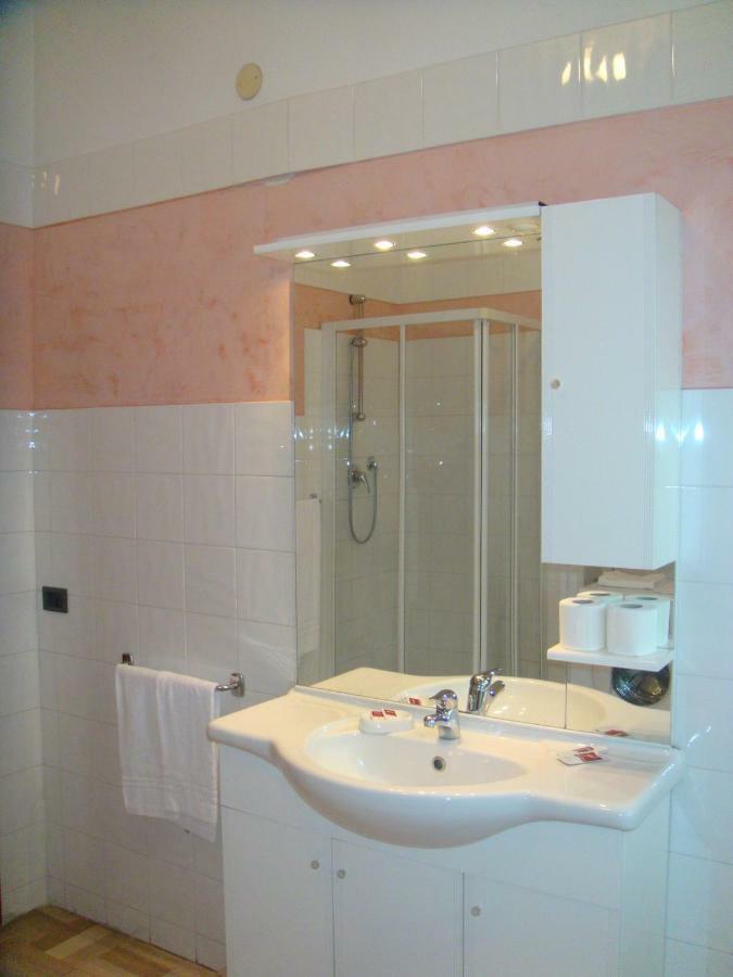 Residence Executive Ancona Rum bild