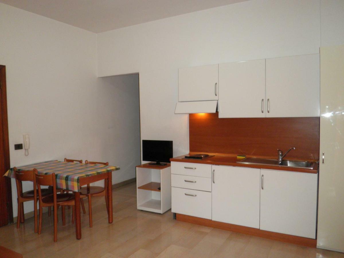 Residence Executive Ancona Rum bild