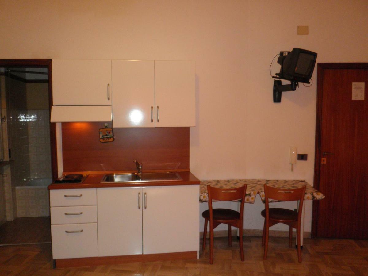Residence Executive Ancona Rum bild